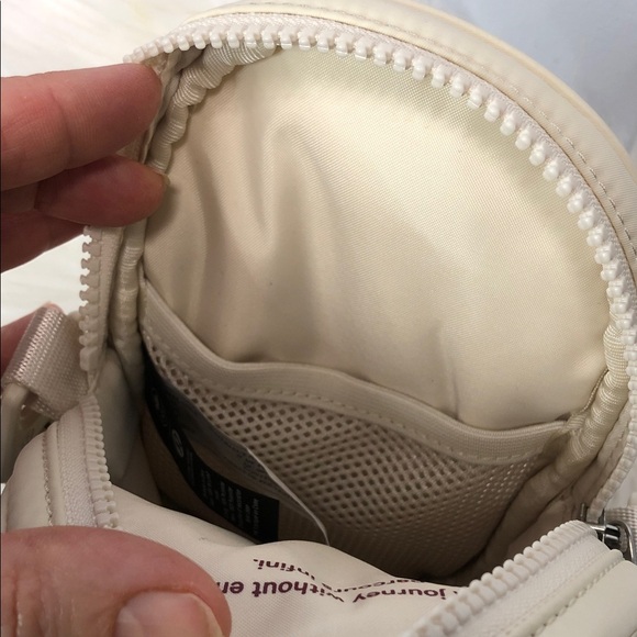 Lululemon Team Canada Future Legacy Crossbody Bag NWOT - Picture 7 of 10